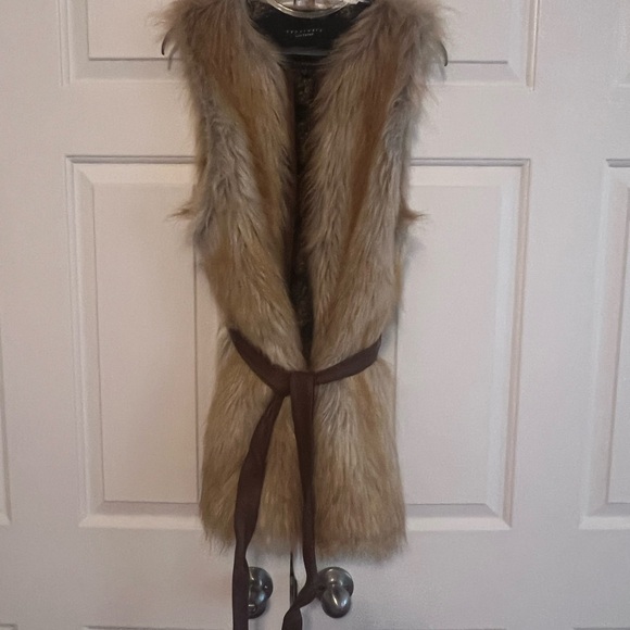 Sanctuary Faux Fur Vest with Patterned Lining Size M - Picture 3 of 4
